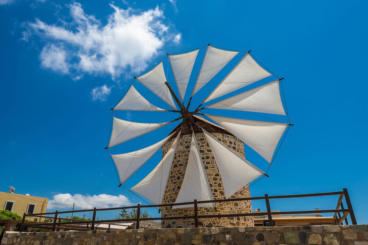Antimacheia Windmill
